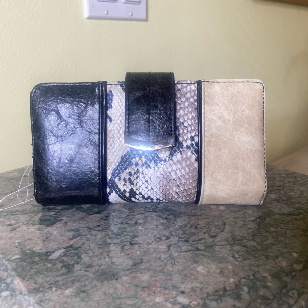 Mundi Black and Tan Women's Wallet Clutch